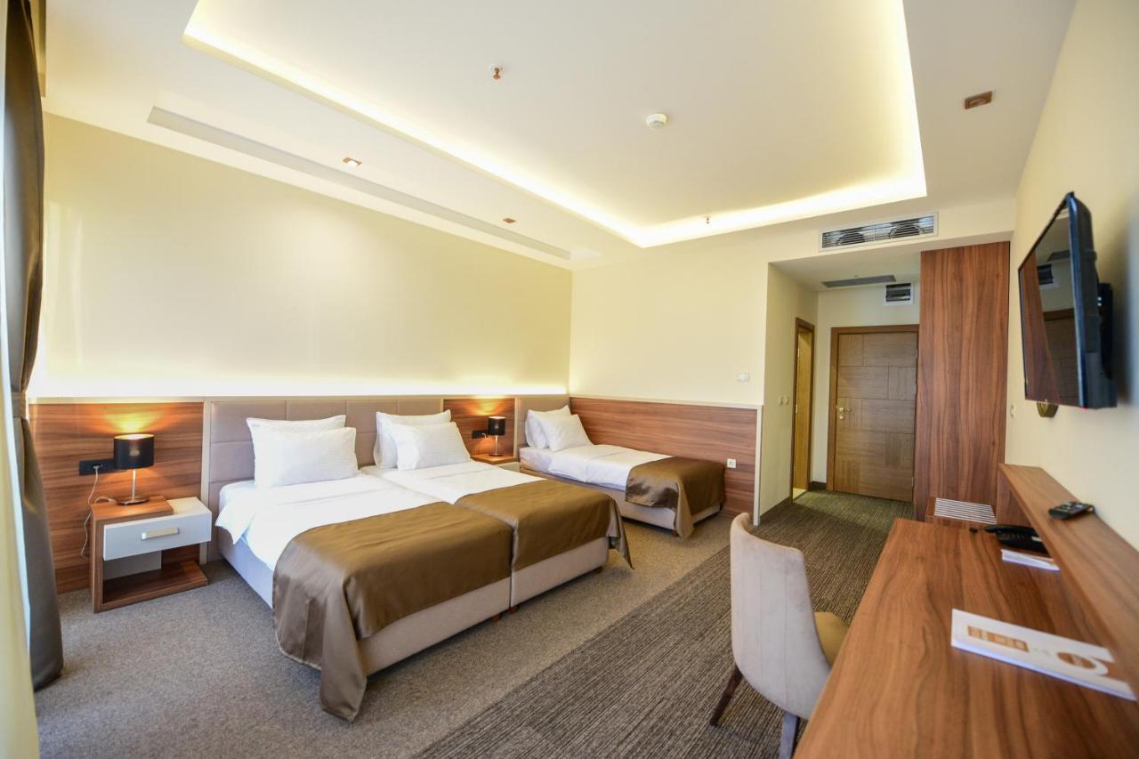 Hotel Lazaro