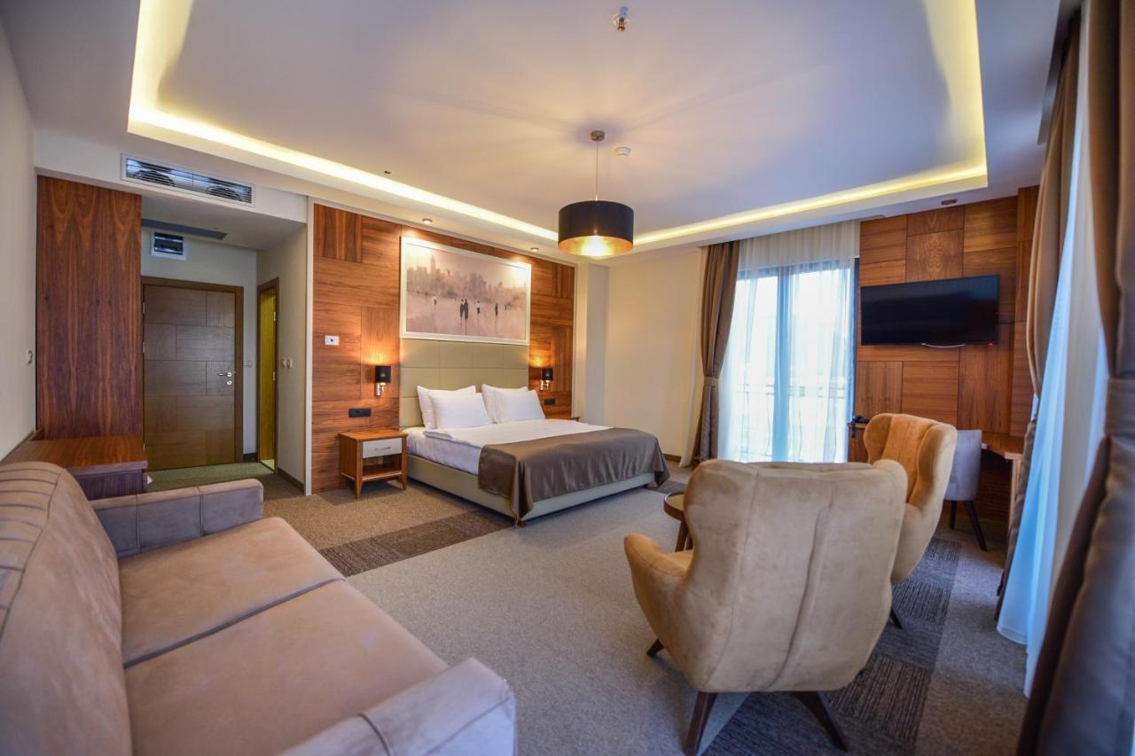 Hotel Lazaro 4*